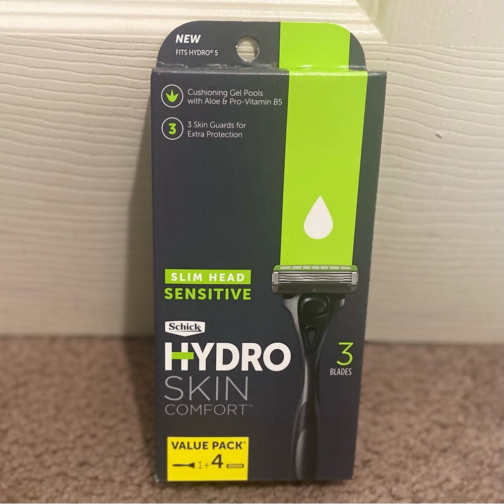 Schick HYDRO Skin Comfort Slim Head Sensitive Men's Razor Handle & 4 Cartridges